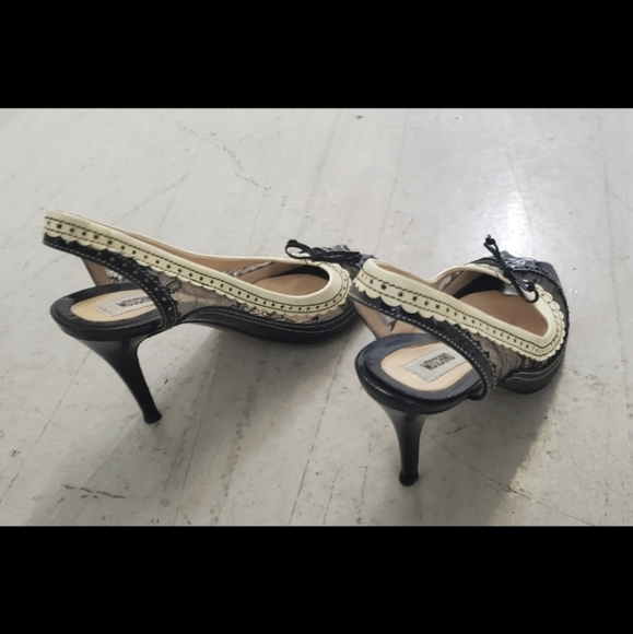 Moschino Peep-Toe Mesh Lace Wingtip Heels. Made in Italy - Picture 9 of 16